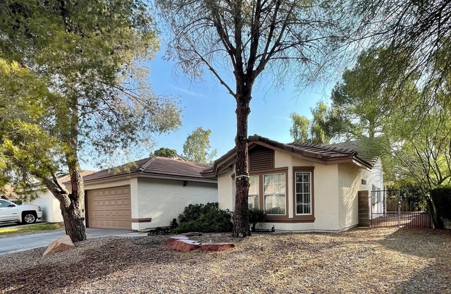 Amazing house,2beds 2 baths UNIQUE LOCATION garage, terrace, pet friendly