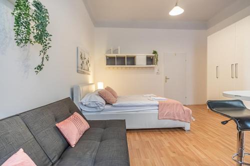 Cozy 2BR City Retreat Prime Central Location