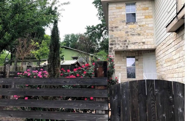 Cozy 3-bed townhouse near Mueller and DT Austin