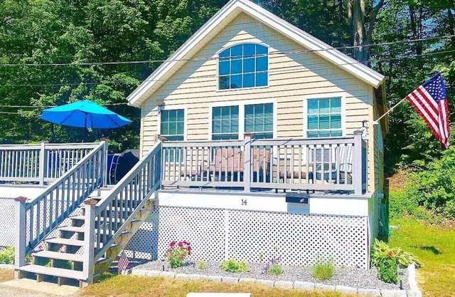 Acogedora casa de 3 dormitorios en el lago Winnipesaukee!