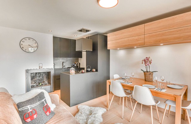 Acogedor T2 con cabina para 5 pers, a 240m de pistas y 500m del centro, con balcón y chimenea