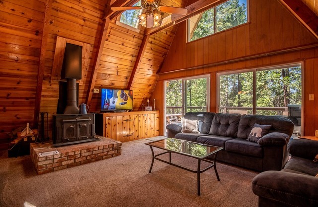 Cozy A-Frame Cabin w/ Lake Access & Dog Friendly
