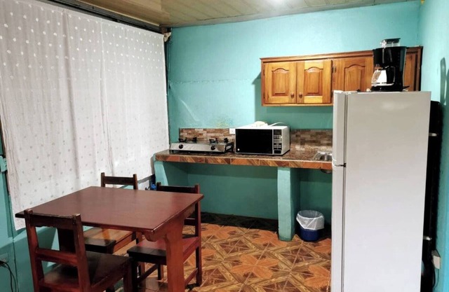 Cozy "ALMENDRO" Apartment at MANUEL ANTONIO/4 People