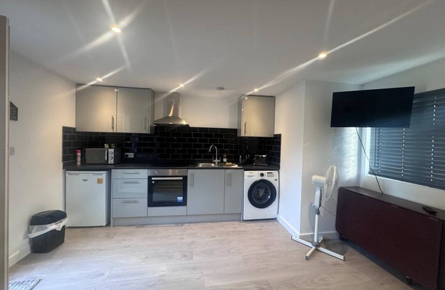 Cozy and modern studio in prime location-perfect for your getaway