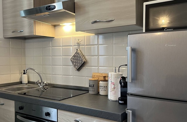 Cozy apartment for 4 people in the heart of Rome 2 minutes from the metro