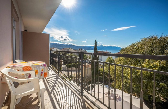 Acogedor apartamento en Novi Vinodolski
