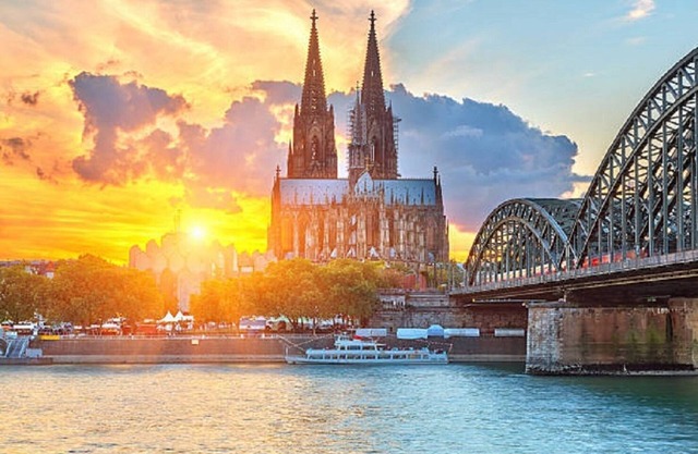 Cozy apartment in city location. Close to DOM & old town!