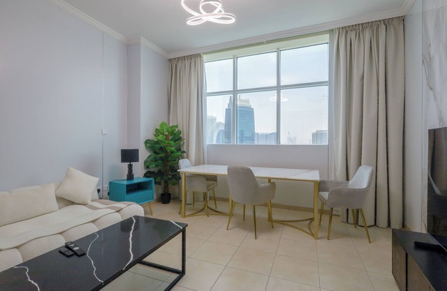 Cozy Apartment in Downtown 1B/6Beds Male 1B/6Beds Female