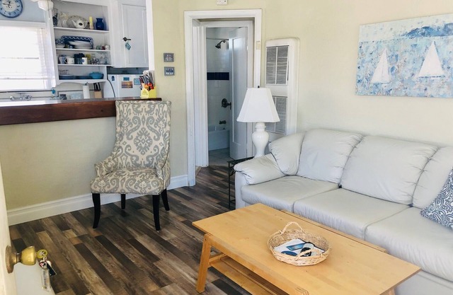 ¡Apartamento acogedor en la playa en la moderna costa de Belmont! Tarifa Especial Enero 2019