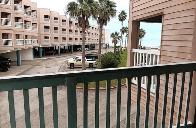 Cozy Beach Condo