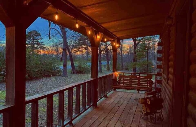 La acogedora cabaña en Bear Mountain Log Cabins