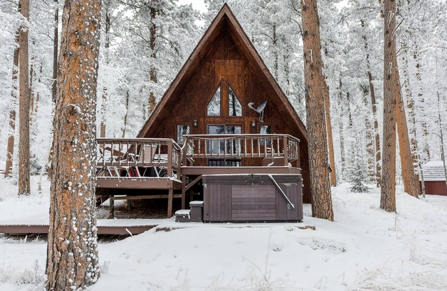 ¡Cozy Cabin W / Hot Tub en Deer Mountain cerca de ATV / Snowmobile Trails!