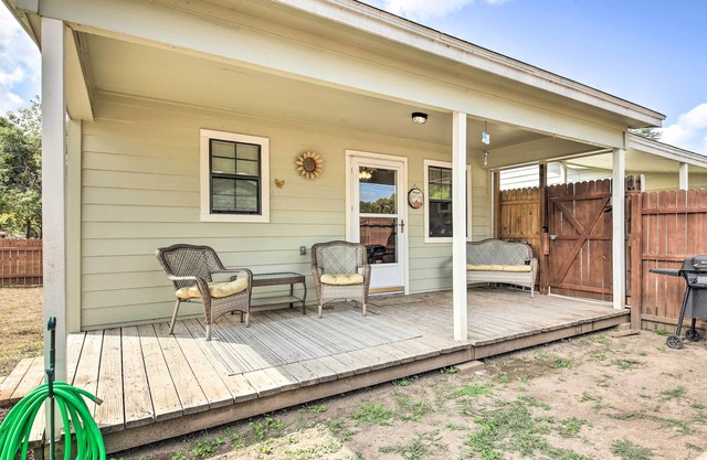 ¡NUEVO! Canyon Lake Cottage, 1 milla al río Guadalupe!