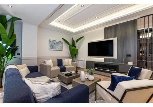 Cozy Central Up to 6 people
