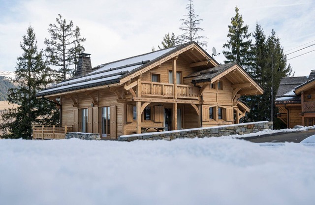 ¡Courchevel La Tania - Chalet Tradicional y Encantador! Ideal para Familias y Amigos