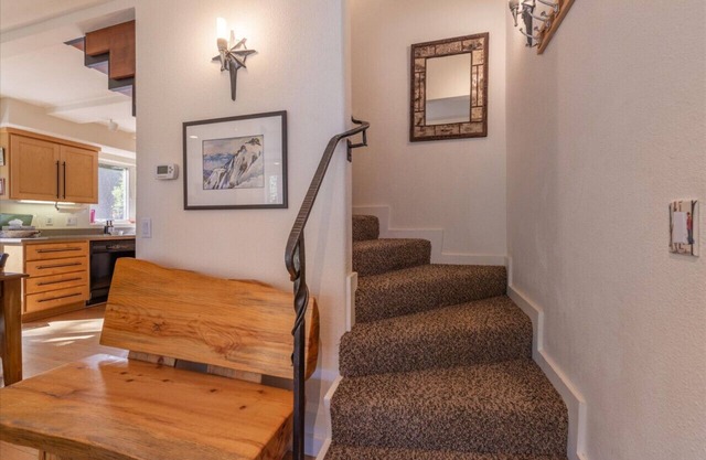 Cozy & Clean Palisades Cabin for 8 Close to Hiking Lake