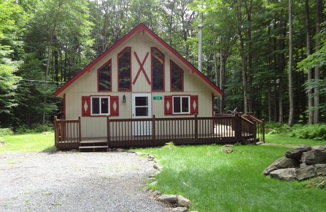 Ahora reservando para otoño e invierno. Acogedor chalet en el corazón de los Poconos.