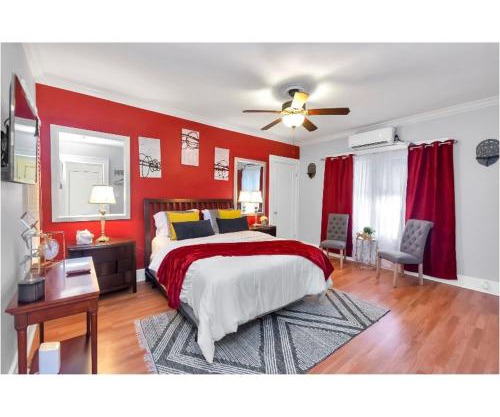 Cozy Downtown Studio by Toyota Center