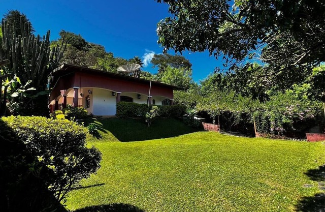 Cozy farmhouse with 4 suites 10 minutes from Serra Negra