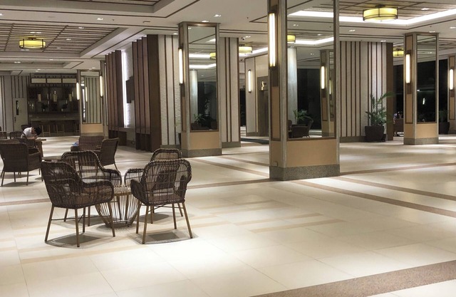 Cozy High Floor 2-bedroom condo with WiFi, Balcony and AC in Sucat, Parañaque