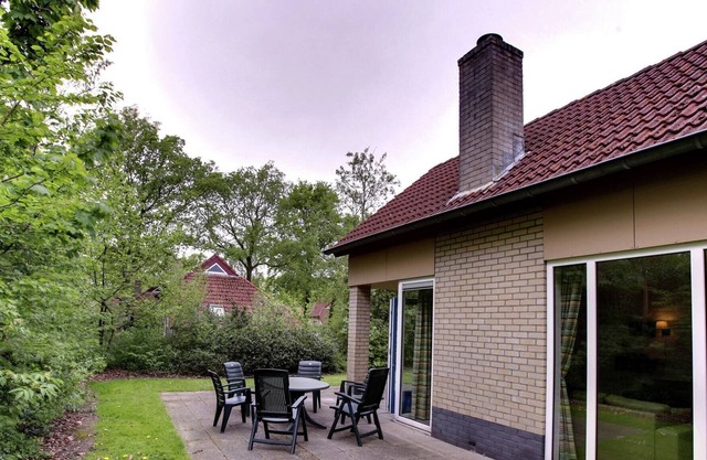 Atractiva casa de vacaciones con jardín cerca de Zwolle