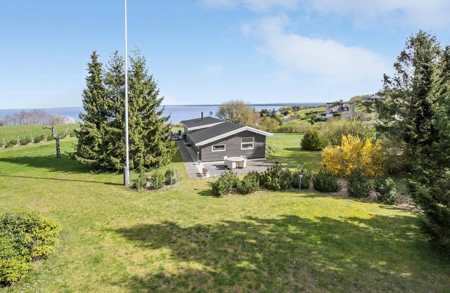 Acogedora casa en Asnæs con vistas al.