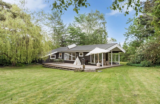 Acogedora casa en Græsted con cocina