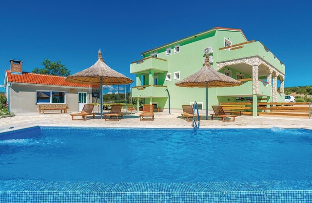 Acogedora casa en Pakostane
