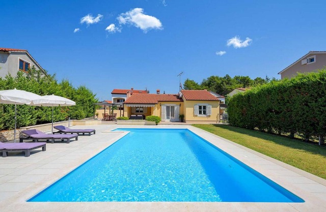 Acogedora casa en Porec con WiFi
