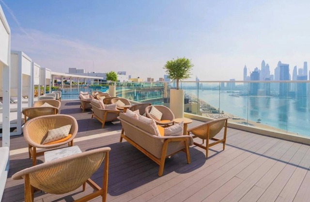 Cozy hotel room in palm jumeirah with beach, WiFi in superb Dubai