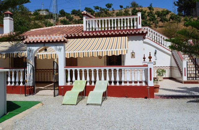 Acogedora casa rural en Almayate, 15 min. a pie hasta la playa.