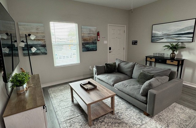 Cozy jewel near Downtown!