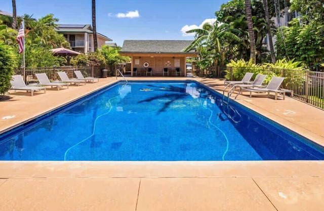 Sunset Haven: Elegant Beachfront Maui Retreat