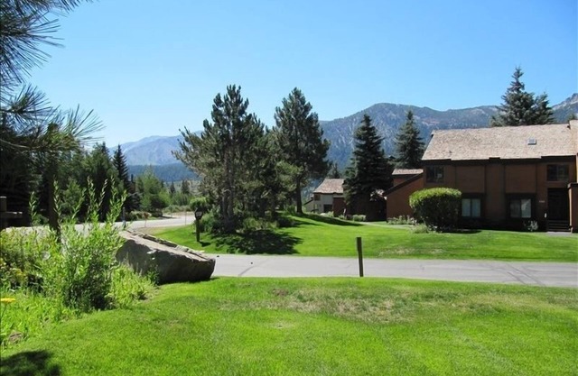 Cozy Mammoth Snowcreek Condo en una ubicación estupenda !!!!!