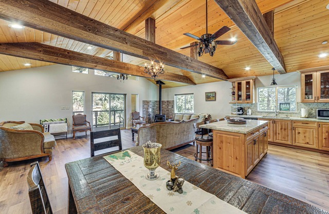 Cozy Pine Mountain Club Cabin w/ Large Deck