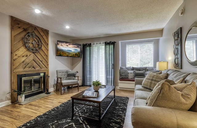 Cozy Resort-Style Gatlinburg Condo Indoor Pool!