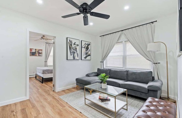 Cozy Retreat 15Min to NYC, MetLife, Mall + Free Parking