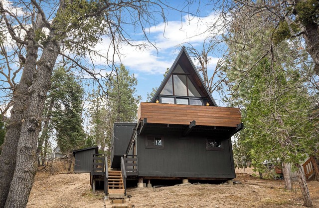 Cozy Romantic A-Frame w/ Stunning Views Fireplace