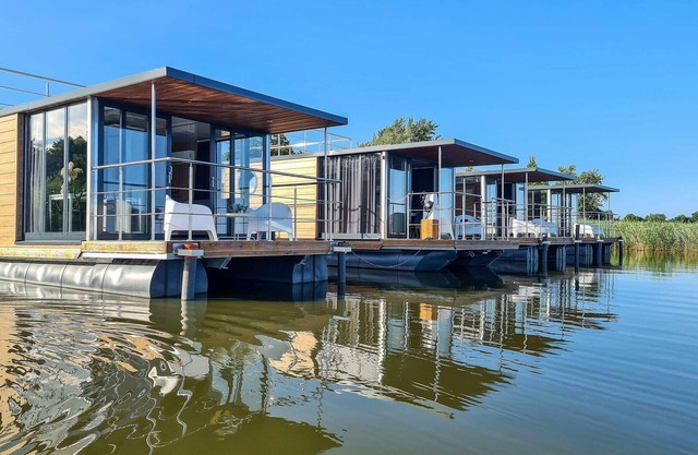 Acogedor barco en Mielno con cocina