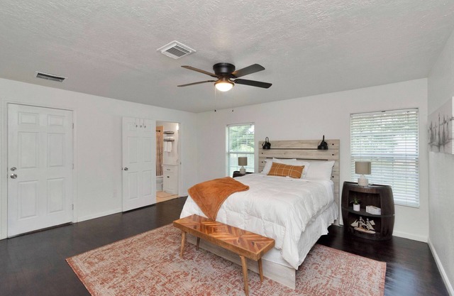 Cozy space with free Wi-Fi/5-min to dwtn/med ctr