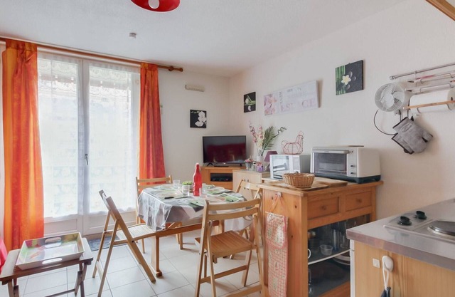 Estudio para 4 personas con jardín y parking en zona tranquila