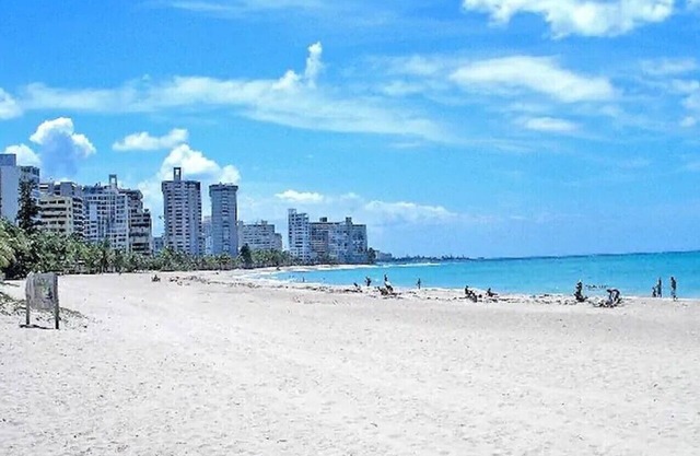 Cozy Studio-WiFi, Walk to Rests & Beach W/ Parking