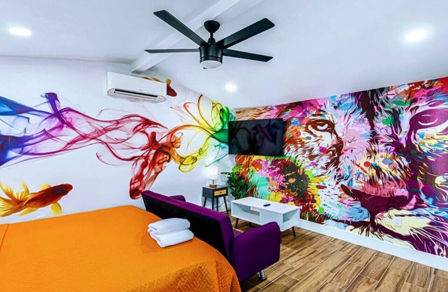 Cozy Studio with King Bed DT Phx Unit C