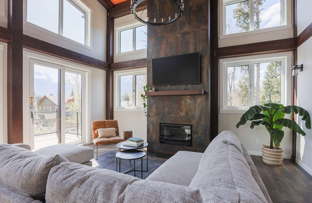 Cozy Timberframe Holiday Home