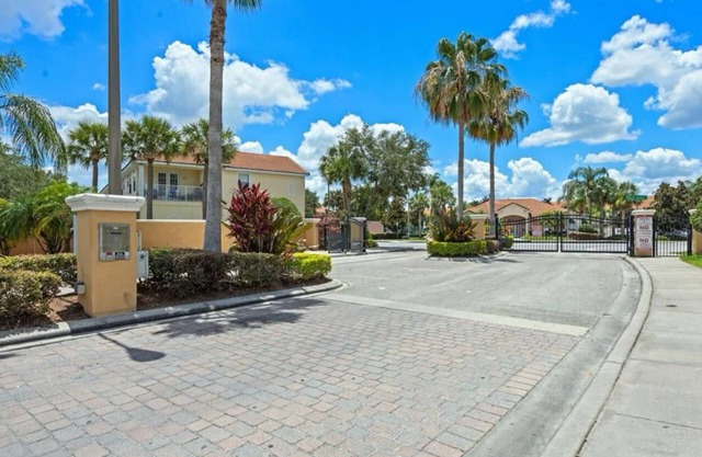 Acogedor Townhouse cerca de Disney, Universal parques, restaurante con prkg free