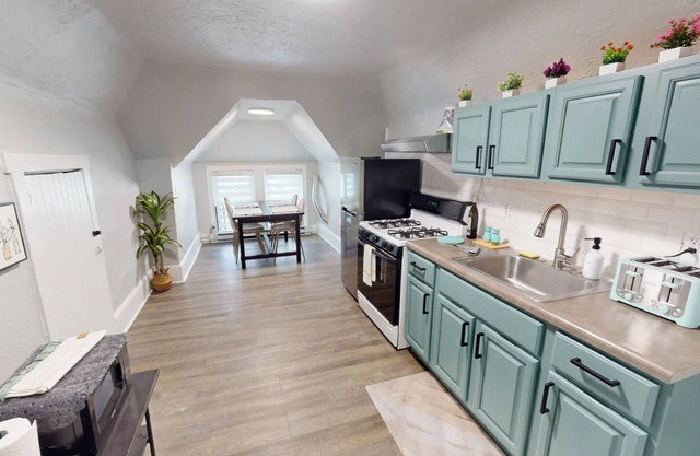 Cozy Traveling Professional's Retreat 15 min to EWR, Near NYC