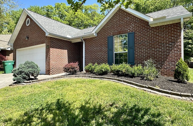 Cozy West Knox 3BR ~ Backyard Firepit