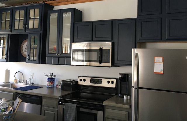 Cozy1-Bedroom Cottage in Historic Dalton