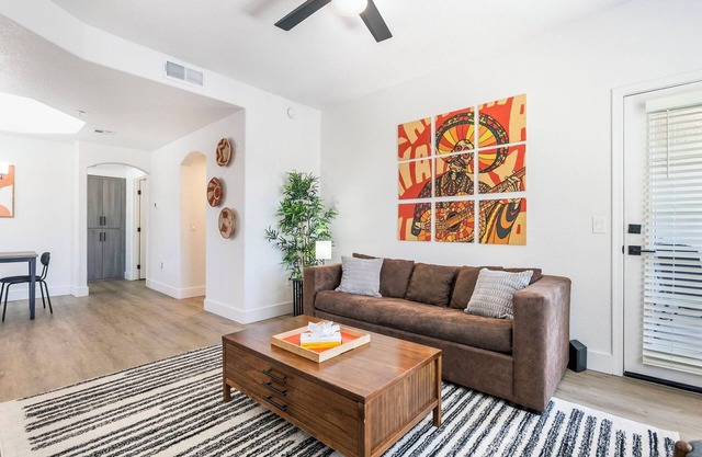 CozySuites at Kierland Commons with pool#15