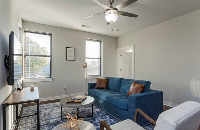 CozySuites TWO Alluring Music Row Condos with parking